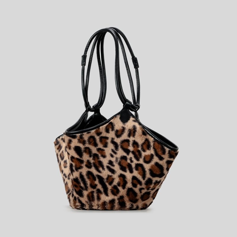 momocolor Plush Leopard Tote Bag 1